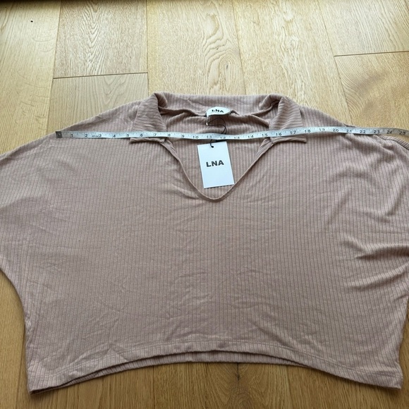 NWT LNA REVOLVE CROPPED CAPE TOP IN NUDE - M - Picture 9 of 12